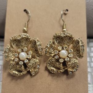 Elegant Gold Floral Earrings